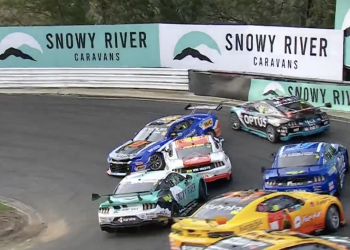 Chaz Mostert caused havoc at the hairpin. Image: Fox Sports
